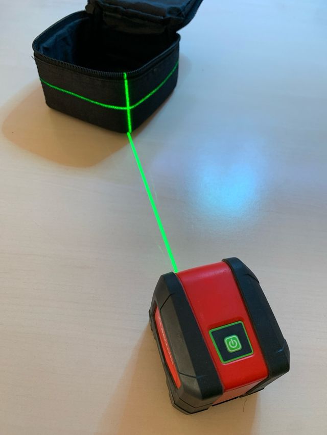 Nivel Láser Bellota con Soporte y Funda