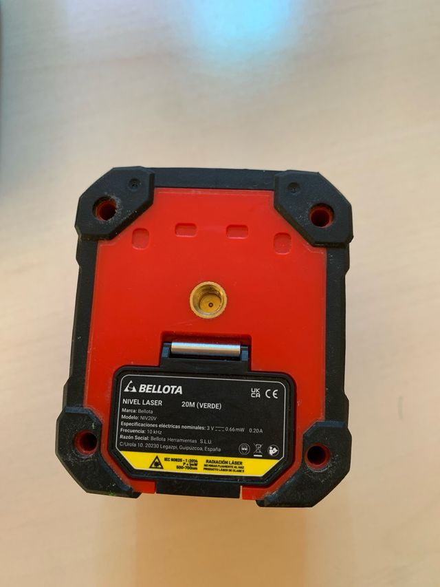 Nivel Láser Bellota con Soporte y Funda