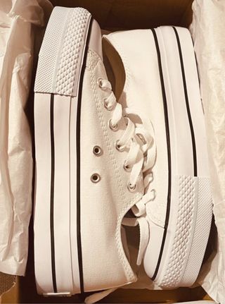 Converse Chuck Taylor Lift Canvas Low Blancas