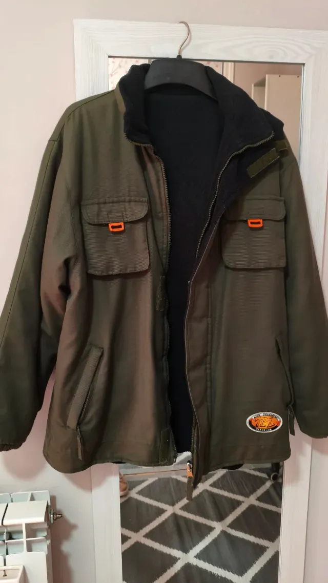 Chaqueta forrada verde y negra