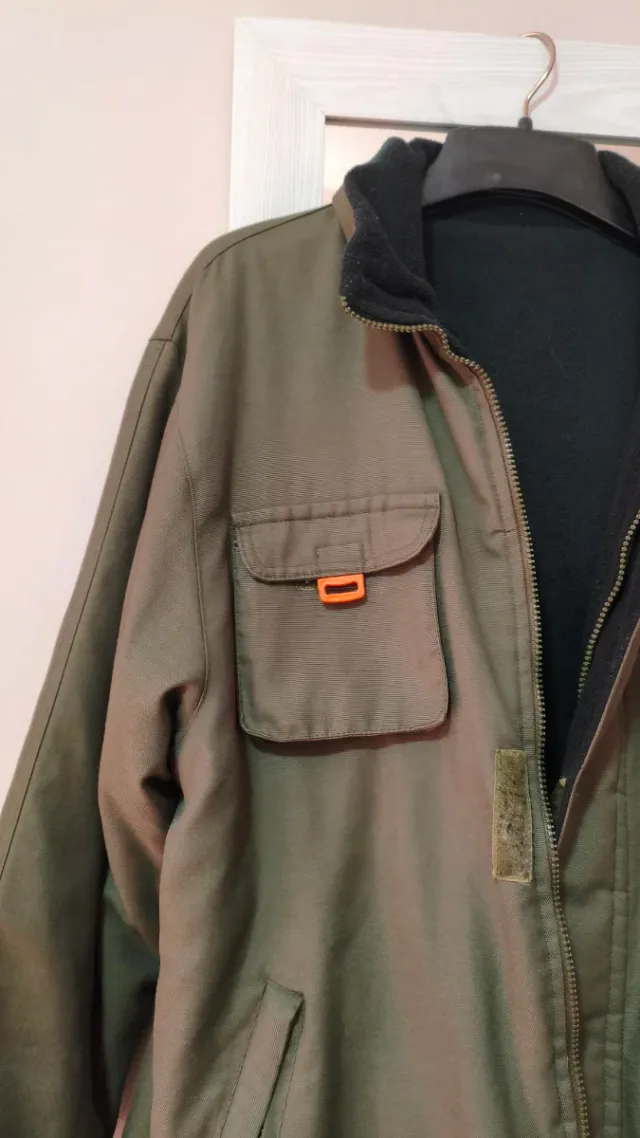 Chaqueta forrada verde y negra