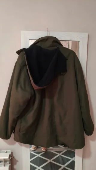 Chaqueta forrada verde y negra