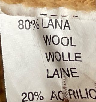 Jersey de lana New-Epoch color beige.