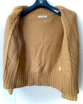 Jersey de lana New-Epoch color beige.