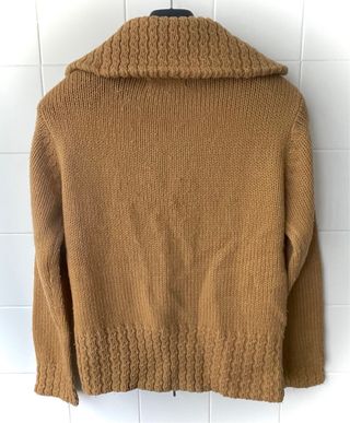 Jersey de lana New-Epoch color beige.