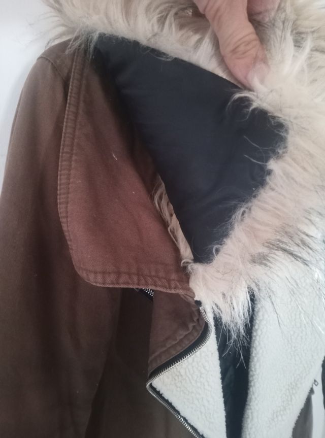 Parka mujer New Look Talla 36 con forro de borrego