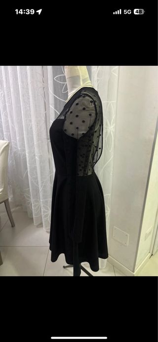 Abito nero con tulle a pois