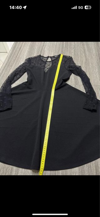 Abito nero con tulle a pois