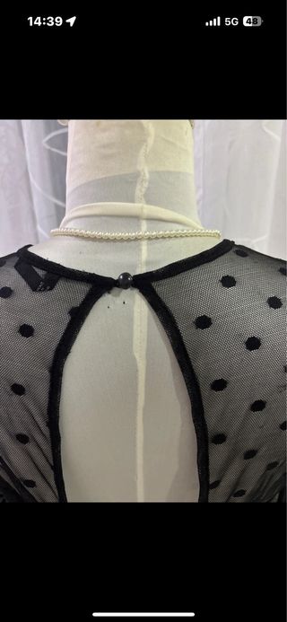 Abito nero con tulle a pois