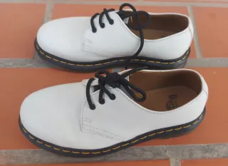 Dr. Martens Blancas Talla 37