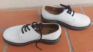 Dr. Martens Blancas Talla 37