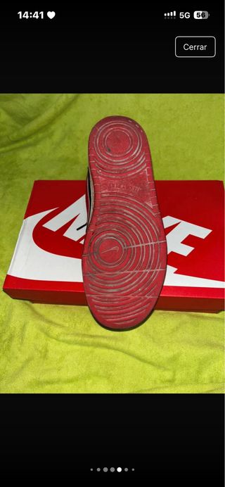 Zapatillas Nike Negras y Rojas