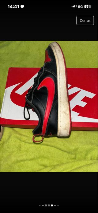 Zapatillas Nike Negras y Rojas