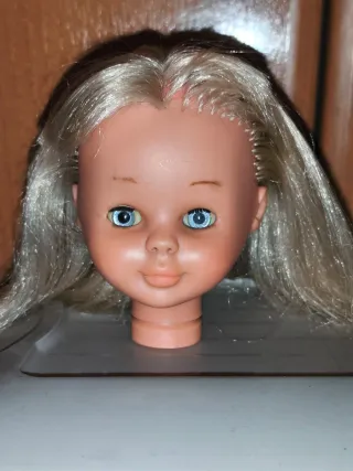 Cabeza de muñeca Nancy rubia