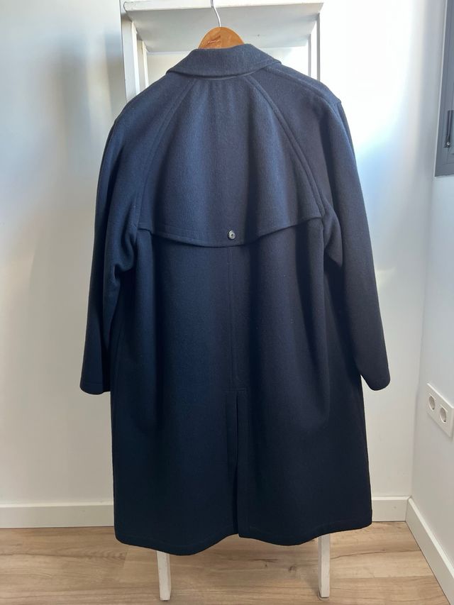 Abrigo Capa Azul Marino Clásico