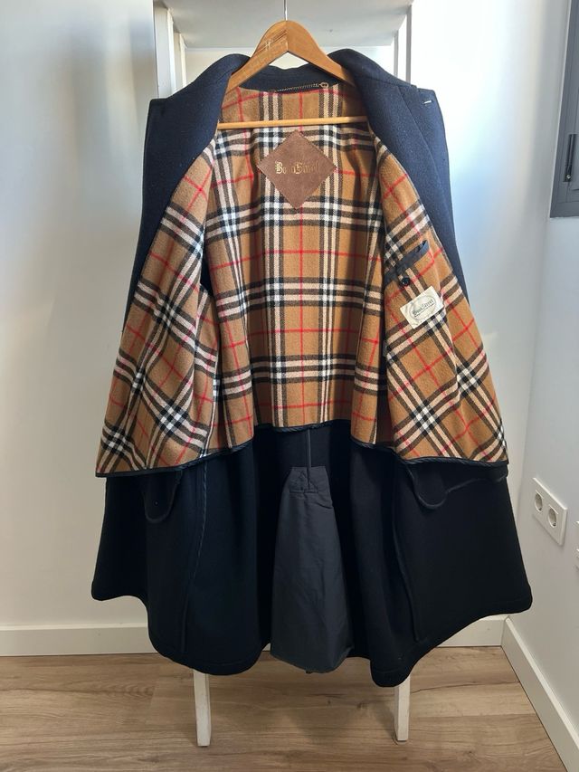 Abrigo Capa Azul Marino Clásico