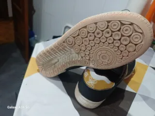 Zapatillas Munich Fútbol Sala Negras y Doradas