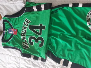 Camiseta y pantalón corto Milwaukee Bucks 34