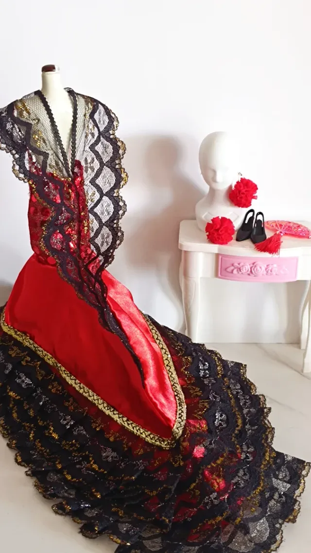 Vestido Flamenca Barbie + Accesorios