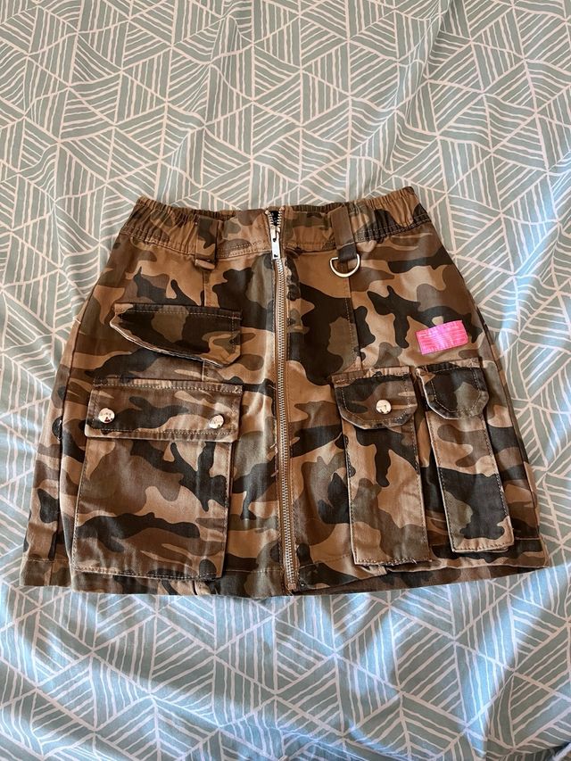 Falda militar Bershka camuflaje