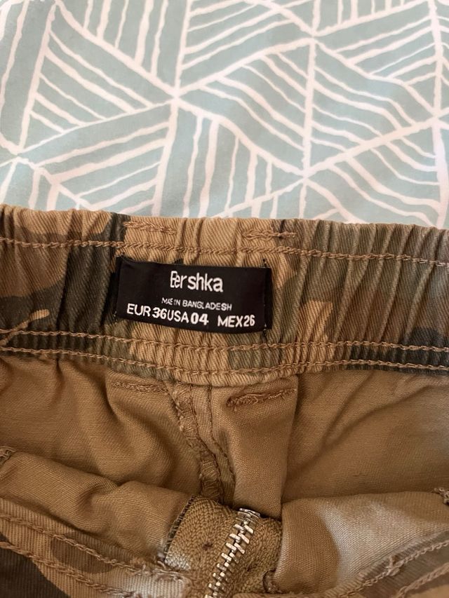 Falda militar Bershka camuflaje