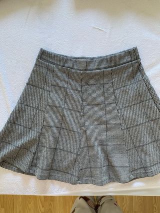 Falda de cuadros gris y blanco
