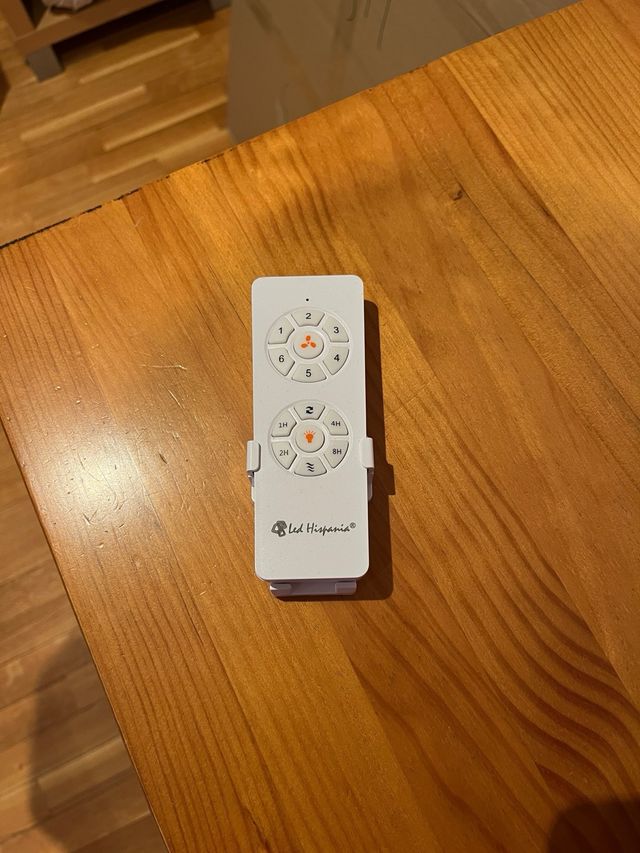 Ventilador de techo blanco poco uso