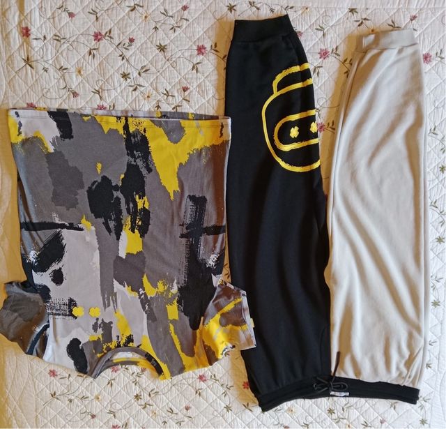 Camiseta Bershka Estampado Abstracto