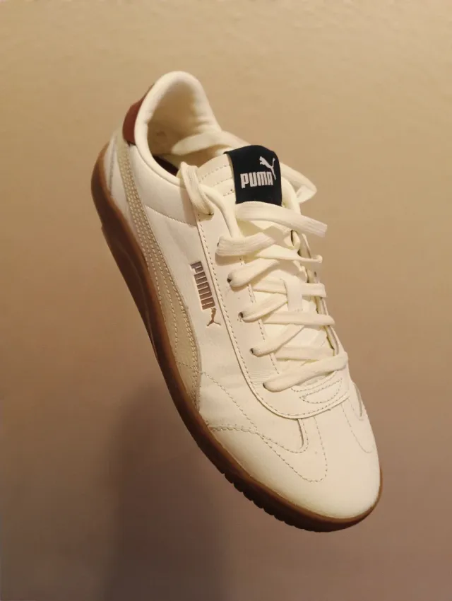 Zapatillas deportivas Puma Blanco y Beige