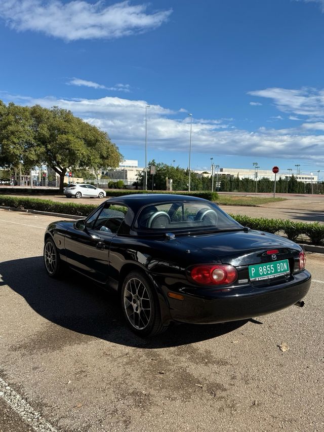 Mazda MX-5 2004
