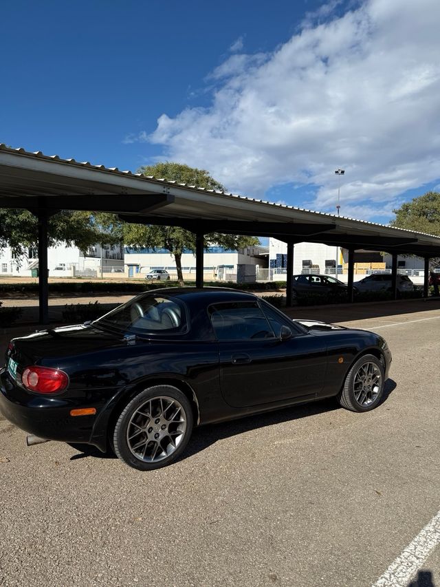 Mazda MX-5 2004