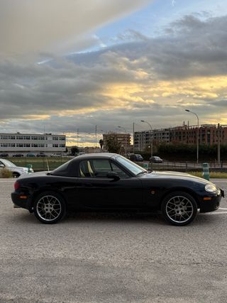 Mazda MX-5 2004