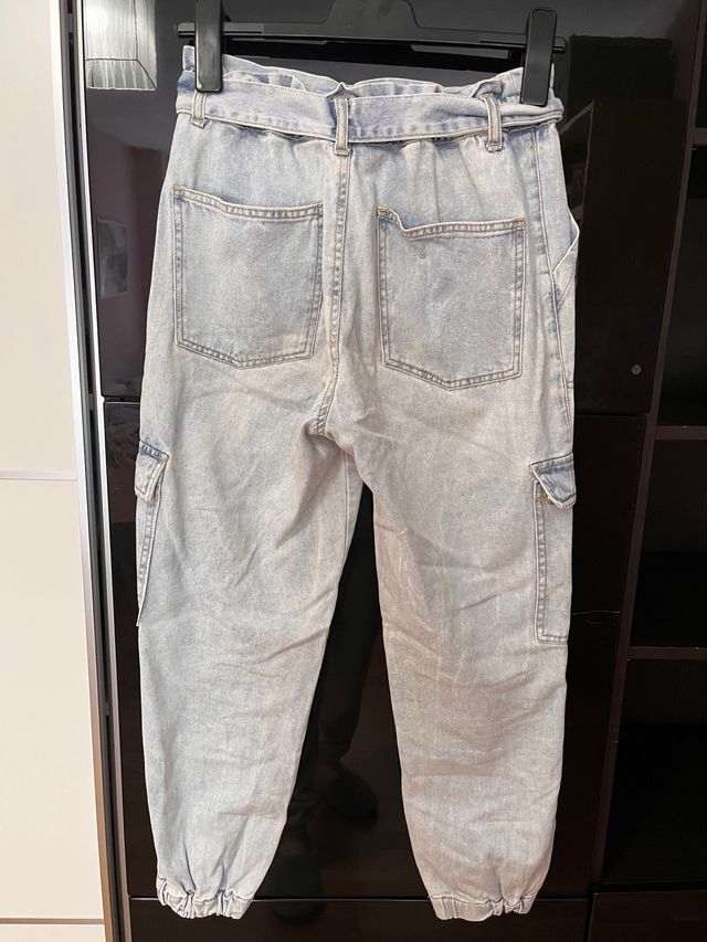 Vaqueros cargo con cinturón