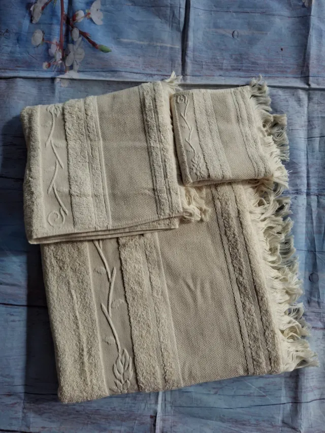 Juego de toallas beige para bordar