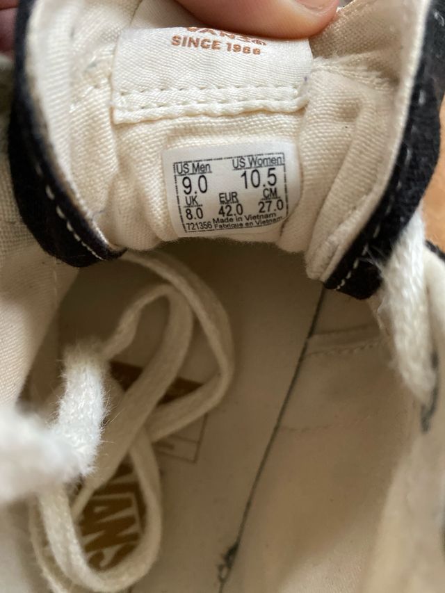 Zapatillas Vans SK8-Hi Beige y Negras