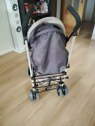 Silla de paseo plegable tipo paraguas