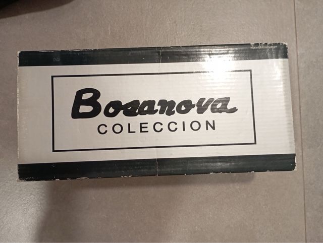 Zapato salón de ante negro