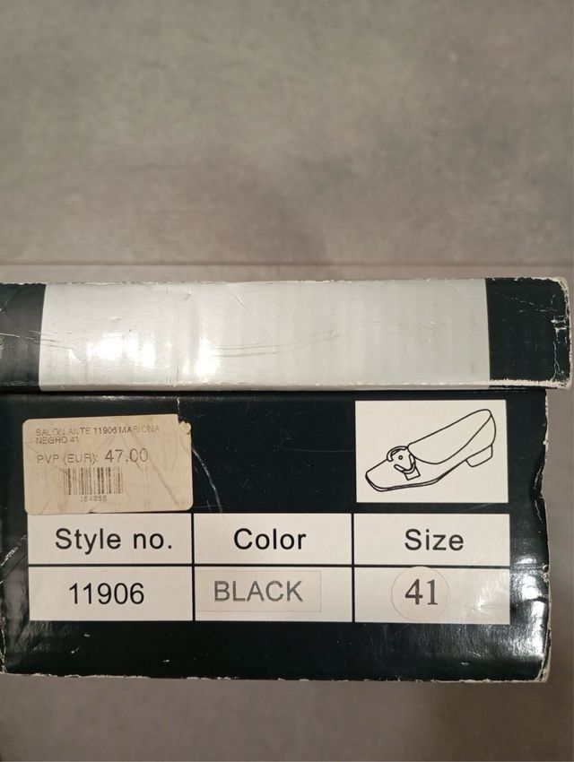 Zapato salón de ante negro