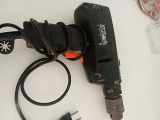 Taladro Black & Decker BD 142