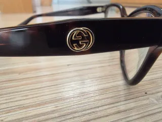 Montura de gafas Gucci tortuga
