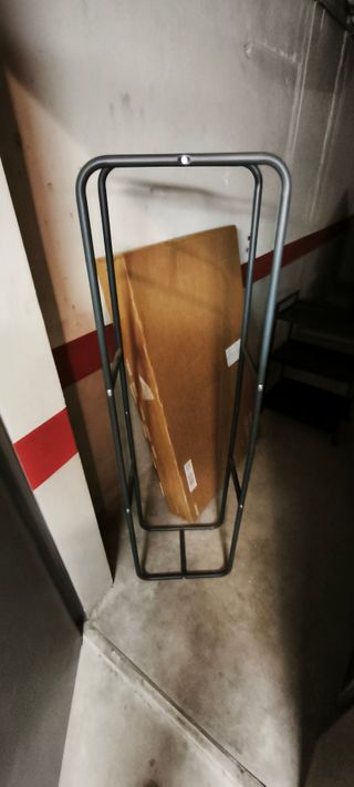 Leñero metálico negro