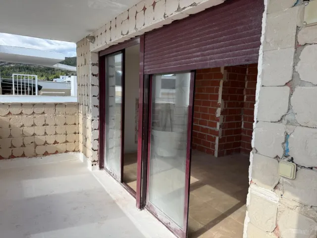 Ventanal de 4 hojas,con persianas,aluminio.