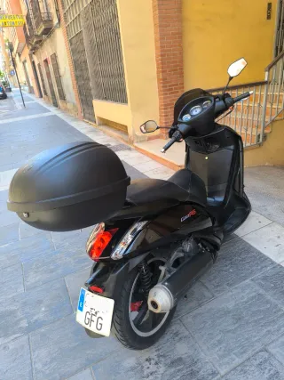 Peugeot 125cc Scooter