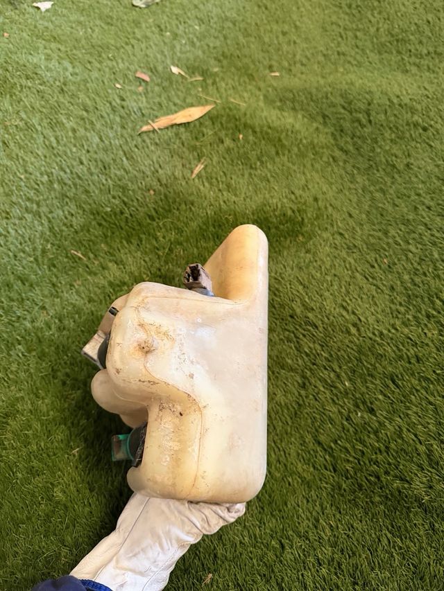 Depósito limpiacristales Nissan Terrano 2