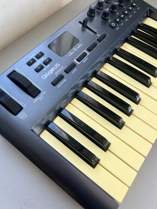Teclado MIDI M-Audio Oxygen 25 (3 gen)