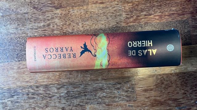 Alas de hierro (Empíreo 2)