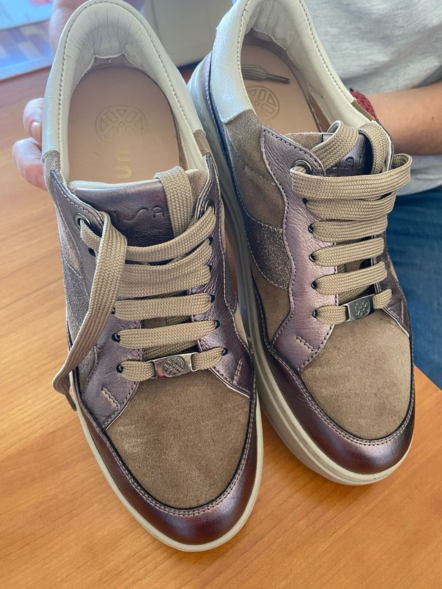 Sneakers Marroni e Dorate