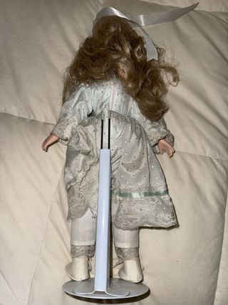 Muñeca de porcelana antigua