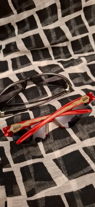 Occhiali da sole sportivi vintage rossi