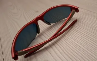 Occhiali da sole sportivi vintage rossi